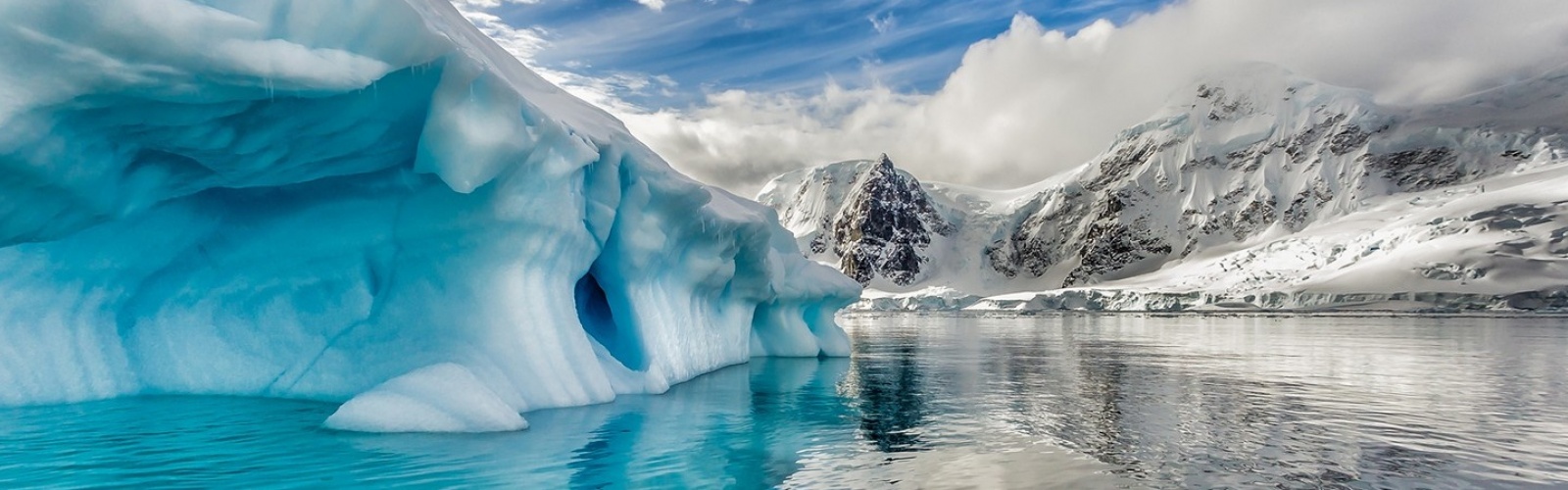 National Geographic Expedition Emblematic Antarctica Stagings